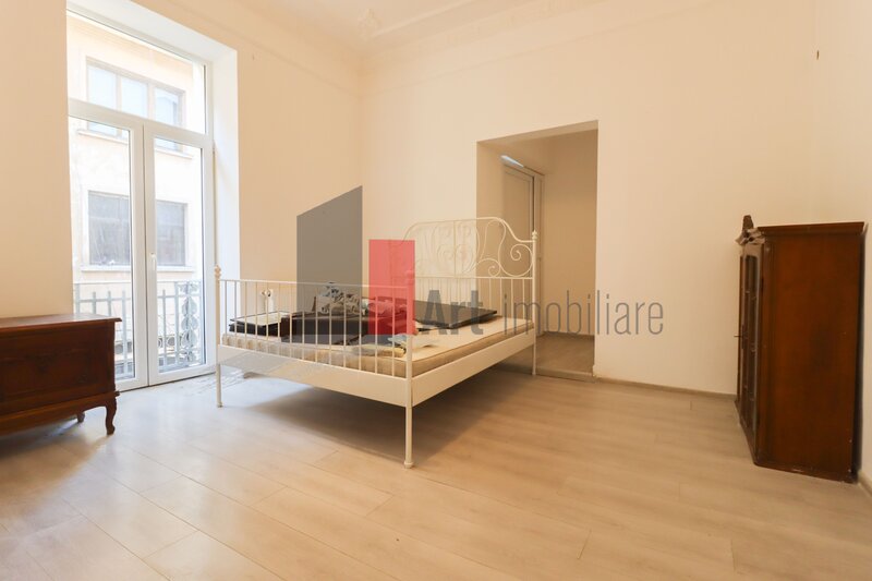 Calea Victoriei, apartamentul Rehegua, stradal, bloc reabilitat.